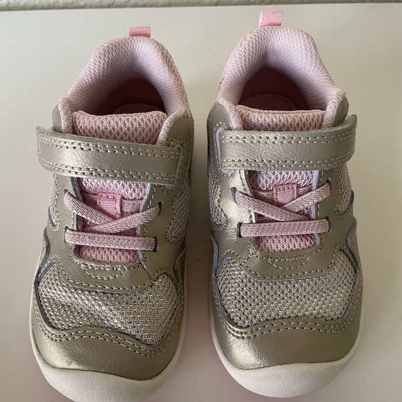 Stride Rite Winslow Sneaker Size 7M. - Picture 2 of 8